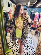 Load image into Gallery viewer, Izza a Vibe Leopard Kimono
